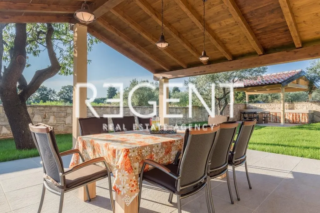 Istra, Fažana- Vila s bazenom 180 m2